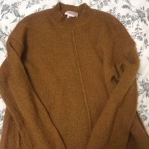 KNITTED SWEATER